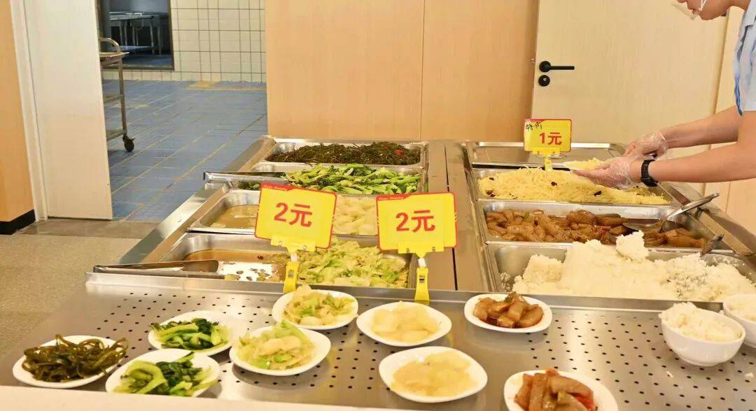 曹德旺称创办福耀科技大学已花费43亿，学生学费每年5600元：不靠招生赚钱