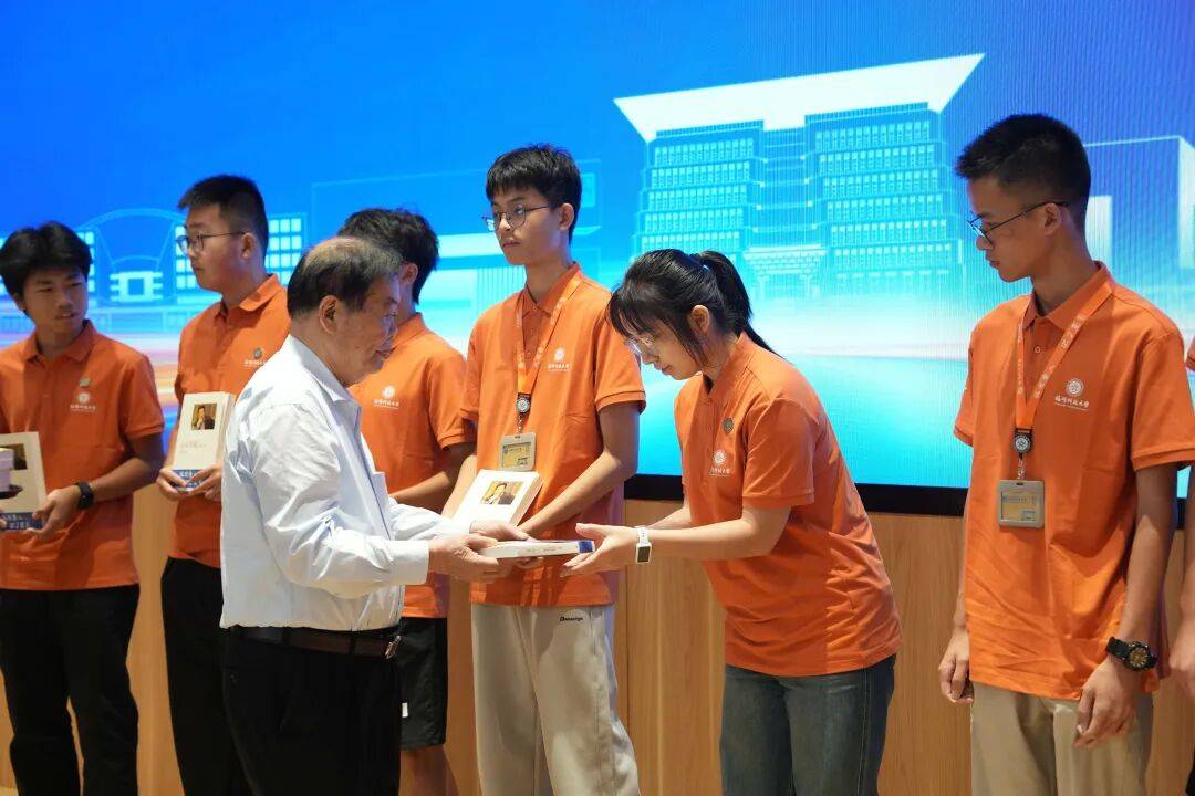 曹德旺称创办福耀科技大学已花费43亿，学生学费每年5600元：不靠招生赚钱