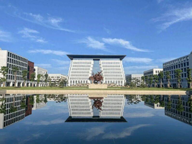 曹德旺称创办福耀科技大学已花费43亿，学生学费每年5600元：不靠招生赚钱