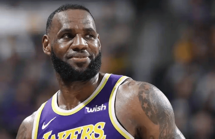 詹姆斯(sī)带走调查？NBA大魚(yú)曝光，单场涉及10萬(wàn)，出售浓眉信息(xī)赚钱