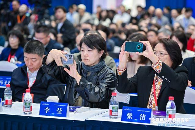 从情感触达到价值沉淀：主流媒体引流留粉方法论