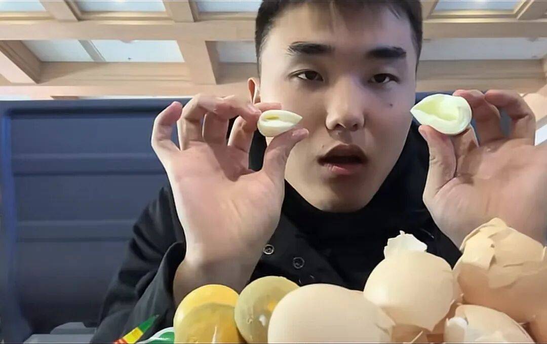分享精准煮雞(jī)蛋技巧，24嵗(suì)小伙9天(tiān)漲(zhǎng)粉(fěn)400万，全(quán)网都在“抄作業(yè)”